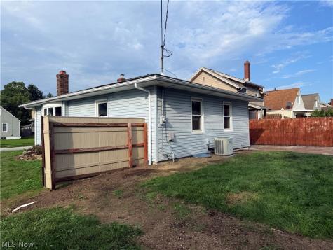 2524 Albrecht Avenue Akron OH 44312