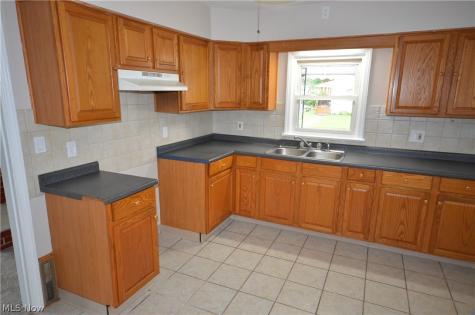 2524 Albrecht Avenue Akron OH 44312