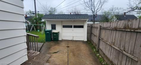 5522 Oakwood Avenue Maple Heights OH 44137