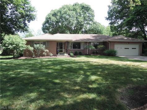 2004 Burning Tree Lane Youngstown OH 44505