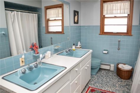 2004 Burning Tree Lane Youngstown OH 44505