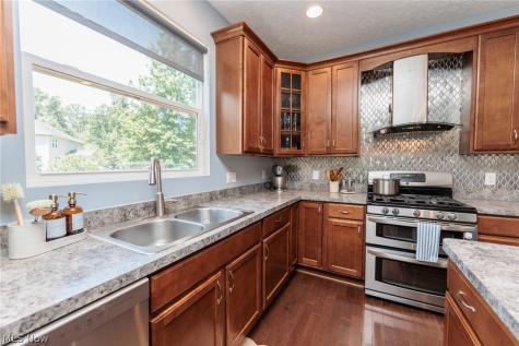 2436 Roxboro Street Avon OH 44011