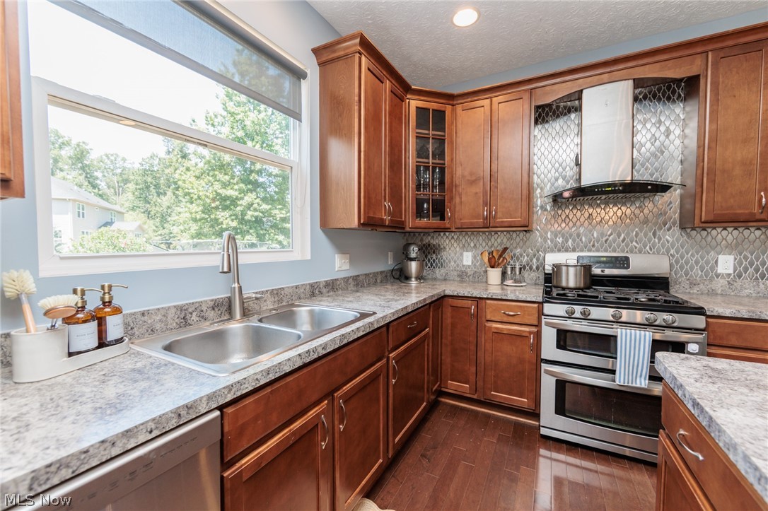 2436 Roxboro Street Avon OH 44011