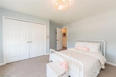 2436 Roxboro Street Avon OH 44011