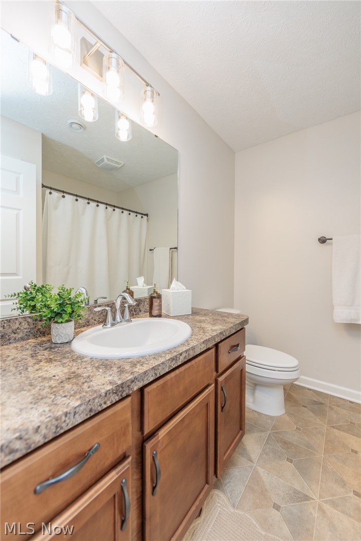 2436 Roxboro Street Avon OH 44011