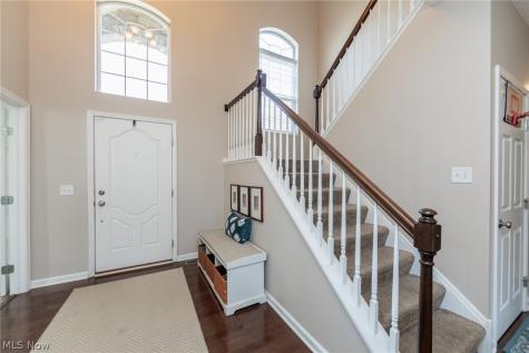 2436 Roxboro Street Avon OH 44011