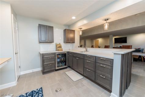 2436 Roxboro Street Avon OH 44011