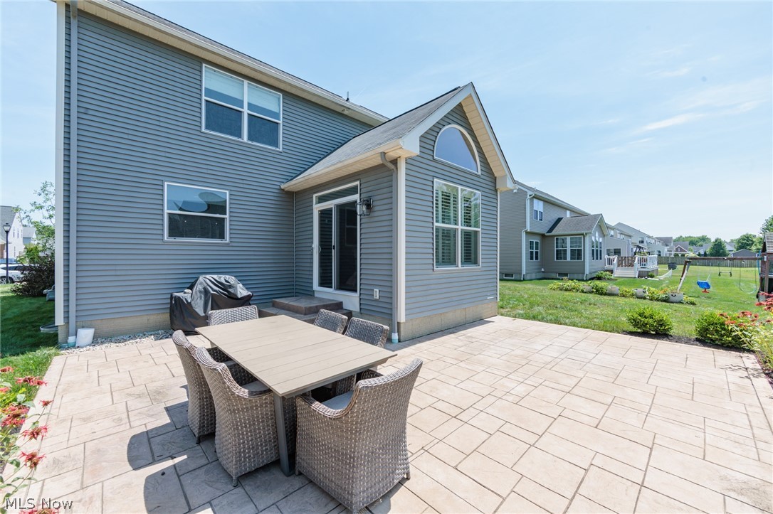 2436 Roxboro Street Avon OH 44011