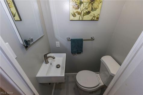 69 N Oakmont Drive Northfield OH 44067
