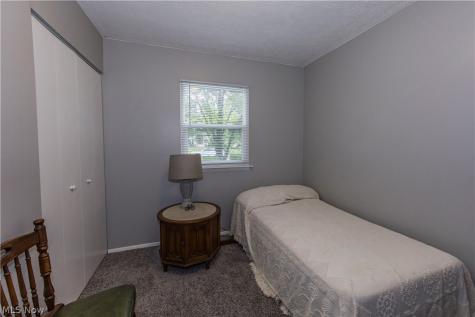 69 N Oakmont Drive Northfield OH 44067