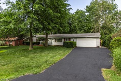 69 N Oakmont Drive Northfield OH 44067
