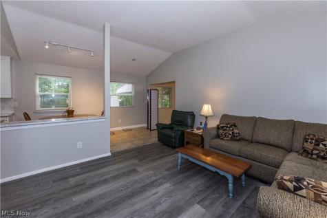 69 N Oakmont Drive Northfield OH 44067