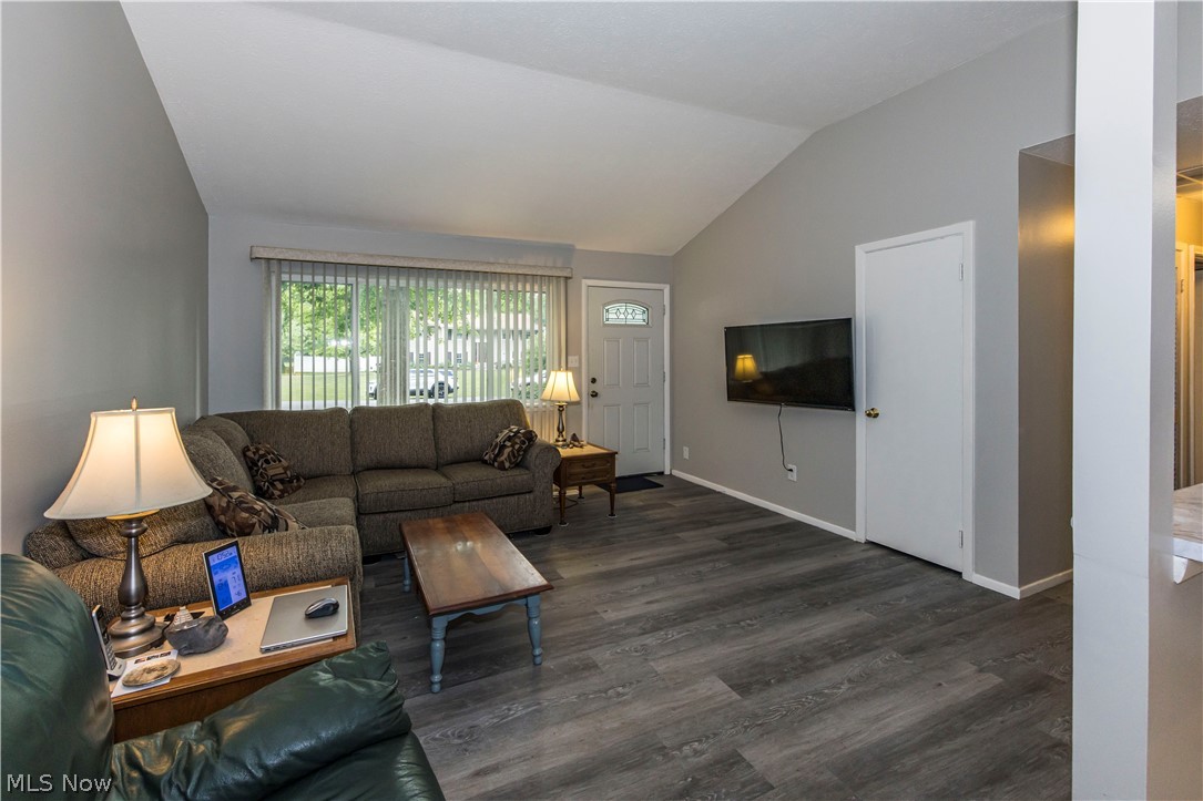 69 N Oakmont Drive Northfield OH 44067