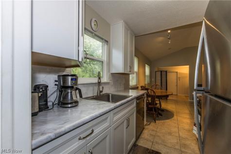 69 N Oakmont Drive Northfield OH 44067