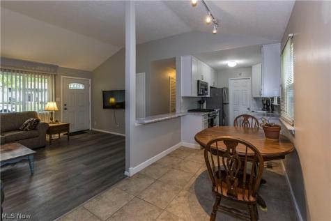 69 N Oakmont Drive Northfield OH 44067