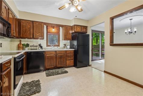 21 W Howe Road Tallmadge OH 44278