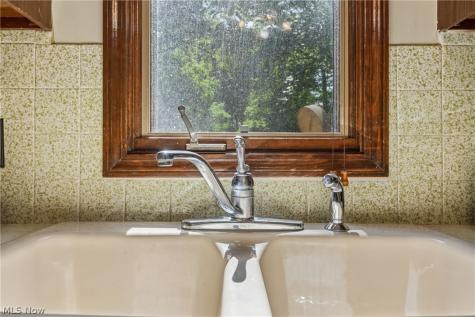 21 W Howe Road Tallmadge OH 44278