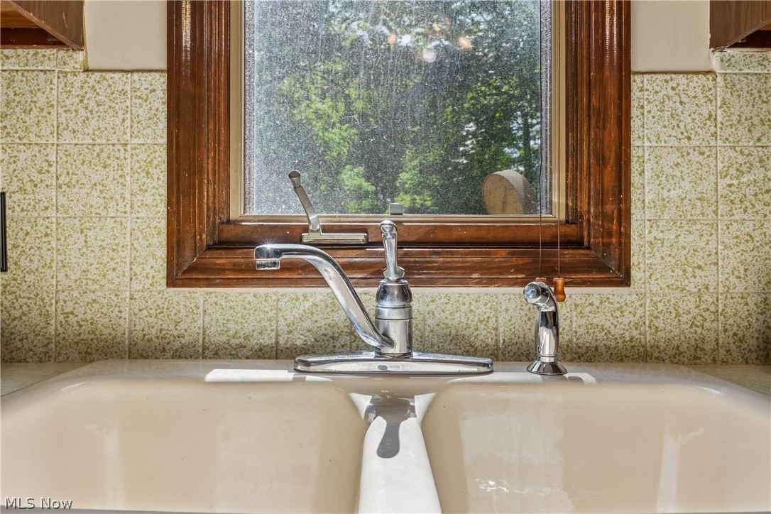 21 W Howe Road Tallmadge OH 44278