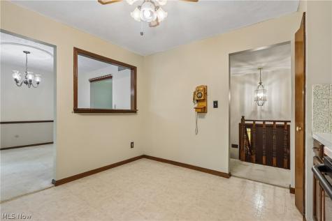 21 W Howe Road Tallmadge OH 44278