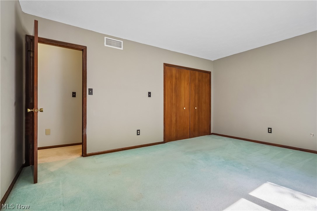 21 W Howe Road Tallmadge OH 44278