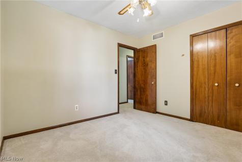 21 W Howe Road Tallmadge OH 44278