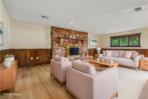 21 W Howe Road Tallmadge OH 44278