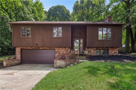 21 W Howe Road Tallmadge OH 44278