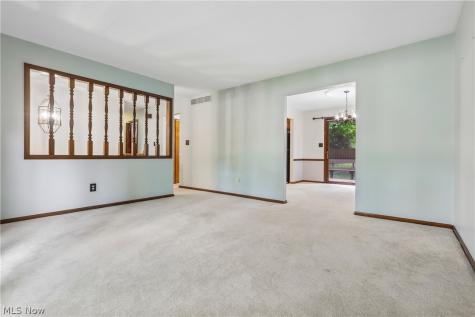 21 W Howe Road Tallmadge OH 44278