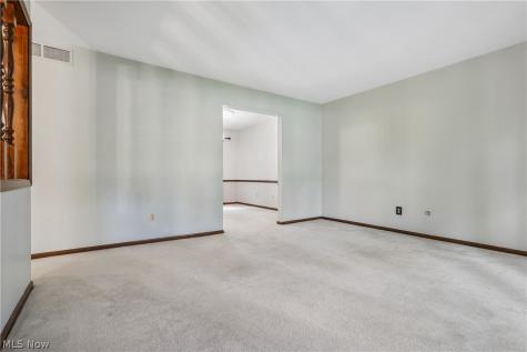 21 W Howe Road Tallmadge OH 44278