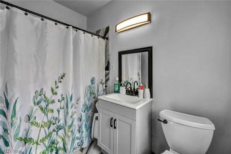 10803 Grantwood Avenue Cleveland OH 44108