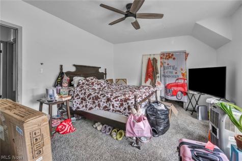 10803 Grantwood Avenue Cleveland OH 44108
