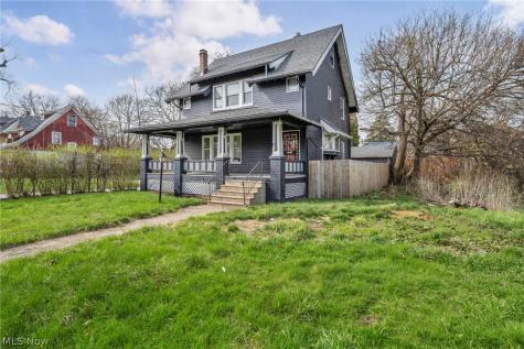 10803 Grantwood Avenue Cleveland OH 44108