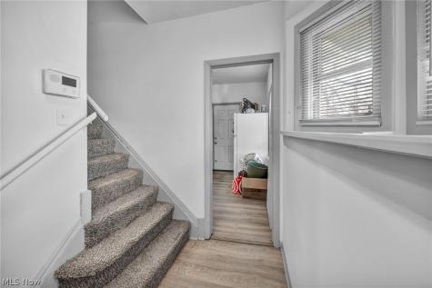 10803 Grantwood Avenue Cleveland OH 44108