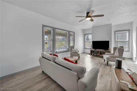 10803 Grantwood Avenue Cleveland OH 44108