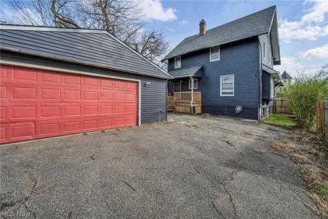 10803 Grantwood Avenue Cleveland OH 44108