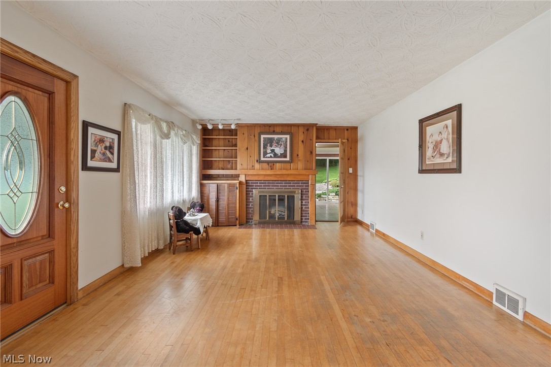 4290 Woodedge Boulevard New Franklin OH 44319