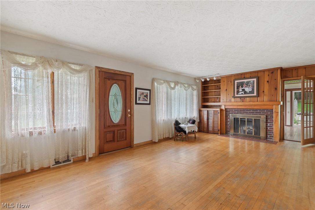 4290 Woodedge Boulevard New Franklin OH 44319