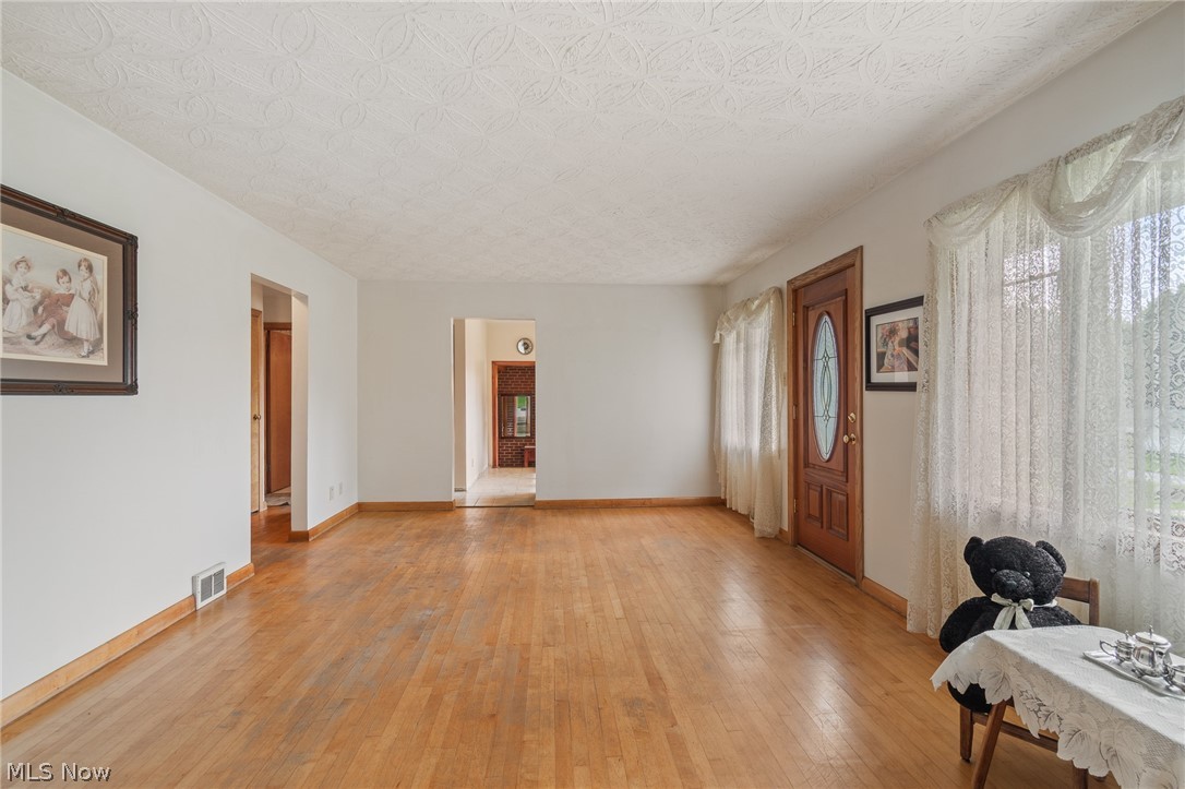 4290 Woodedge Boulevard New Franklin OH 44319