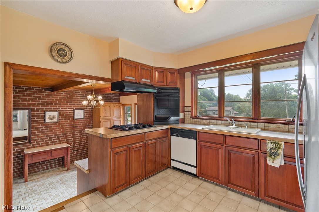 4290 Woodedge Boulevard New Franklin OH 44319