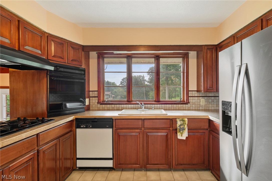 4290 Woodedge Boulevard New Franklin OH 44319
