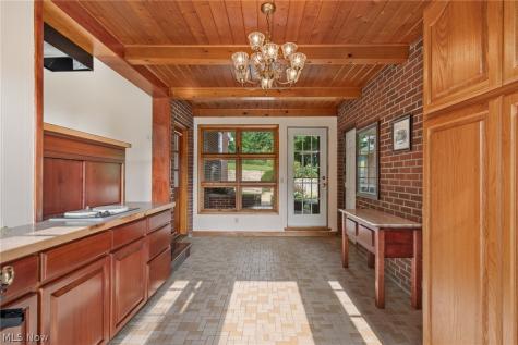 4290 Woodedge Boulevard New Franklin OH 44319