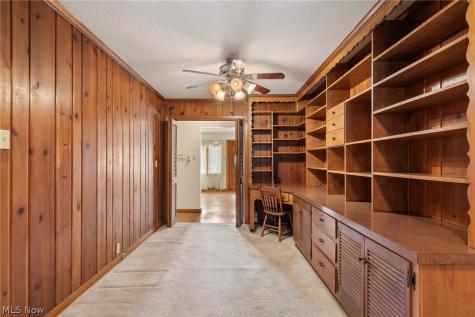 4290 Woodedge Boulevard New Franklin OH 44319