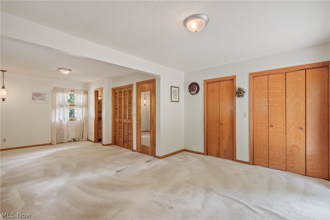 4290 Woodedge Boulevard New Franklin OH 44319