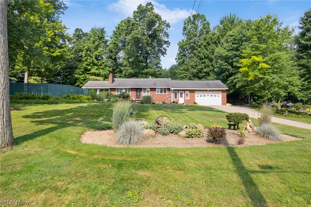 4290 Woodedge Boulevard New Franklin OH 44319