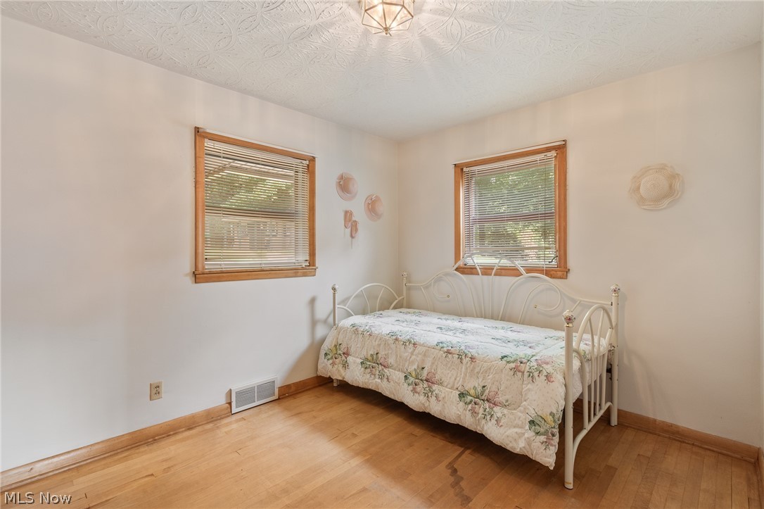 4290 Woodedge Boulevard New Franklin OH 44319