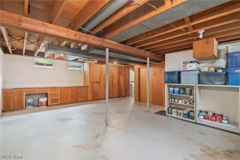 4290 Woodedge Boulevard New Franklin OH 44319