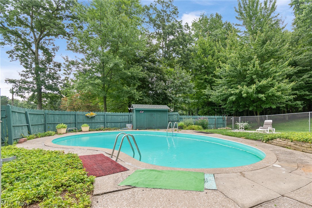 4290 Woodedge Boulevard New Franklin OH 44319