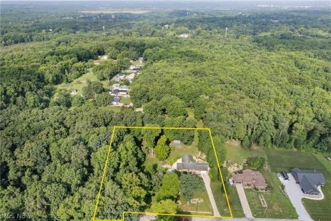 4290 Woodedge Boulevard New Franklin OH 44319