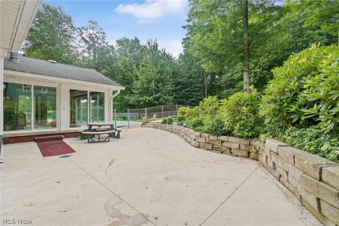 4290 Woodedge Boulevard New Franklin OH 44319