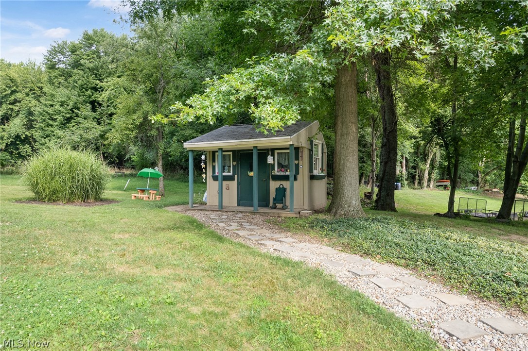 4290 Woodedge Boulevard New Franklin OH 44319